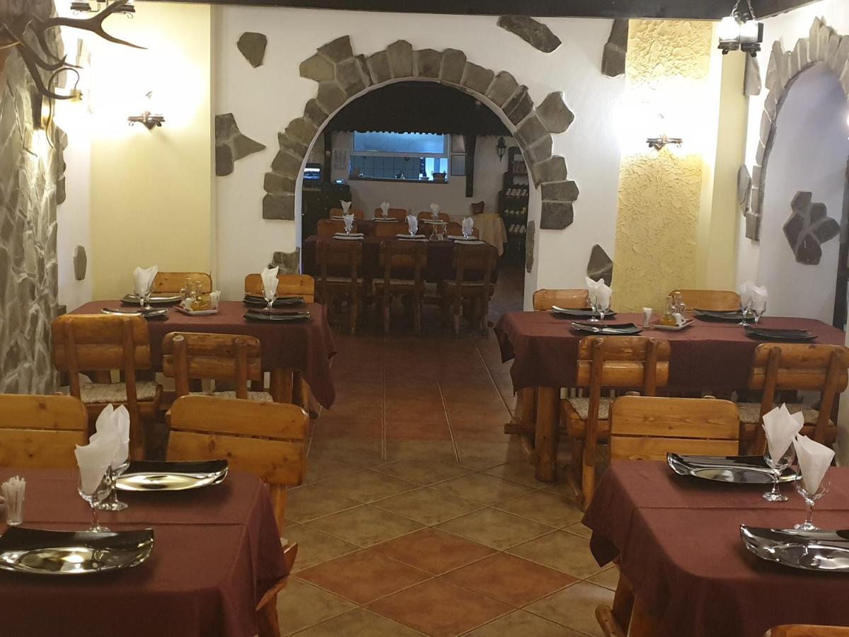 Hotel Bucegi Portile Regatului プルウル・レチェ エクステリア 写真
