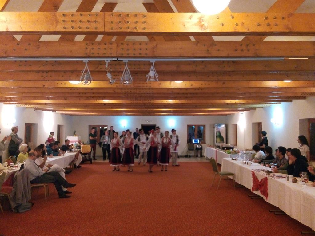 Hotel Bucegi Portile Regatului プルウル・レチェ エクステリア 写真